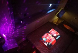 杭州富阳区胥口镇附近ktv招聘女服务生,招聘微信多少