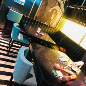 杭州临安区锦南街道附近酒吧招聘包厢服务员,工作好做吗？