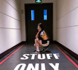 杭州夜场KTV工作者：光影交错中的生活与梦想