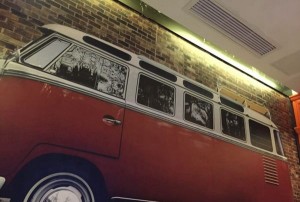 杭州麦乐迪KTV周边区域是否允许摆摊设点详解