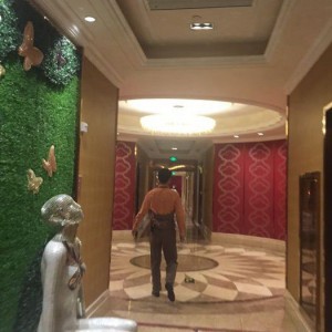 上海小费高的夜总会招聘包厢服务员,小费能给多少_