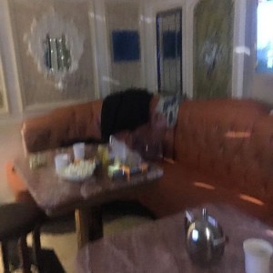 杭州娱乐新体验：KTV内配备豪华台球室的休闲娱乐场所