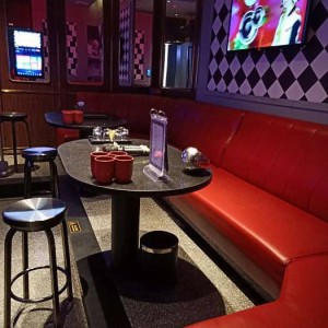 杭州夜生活新体验：豪华KTV献舞盛宴