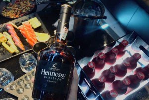 杭州温莎KTV尊享之夜：揭秘店内小费文化与服务艺术