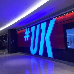 杭州中档酒吧ktv招聘女招待,工作时间和排班制度是怎样的？