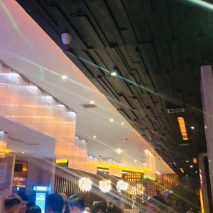 上海虹口区欧阳路街道附近夜场招聘包厢服务员,(不抽台费)