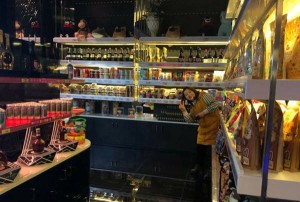 杭州拱墅区湖墅街道附近夜总会招聘女服务员,有学历要求吗？