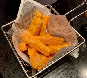 上海闵行区新虹街道附近酒吧招聘包厢服务员,一般在哪招聘