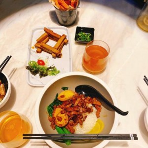 上海奉贤区南桥镇附近ktv招聘包厢气氛租,工作好做吗？