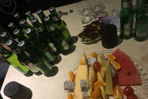 杭州什么地方有酒吧ktv招聘酒水销售员,工作环境和氛围如何？